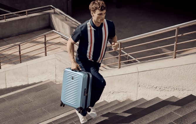 .Lightweight. Stylish. Airox