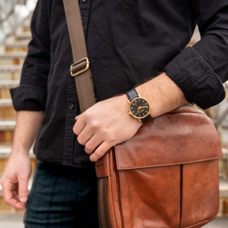 שעון מונדיין EVO2 GOLD - רצועה שחורה 40 מ