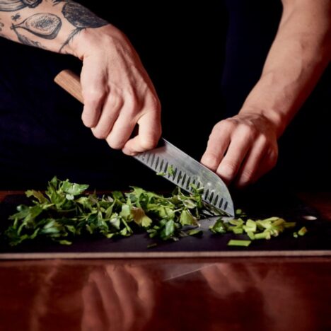 סכין סנטוקו ידית עץ -  סדרת Swiss Modern