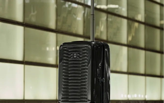 מזוודה קשיחה או רכה