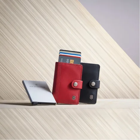 ארנק כרטיסים Altius Secrid Leather שחור